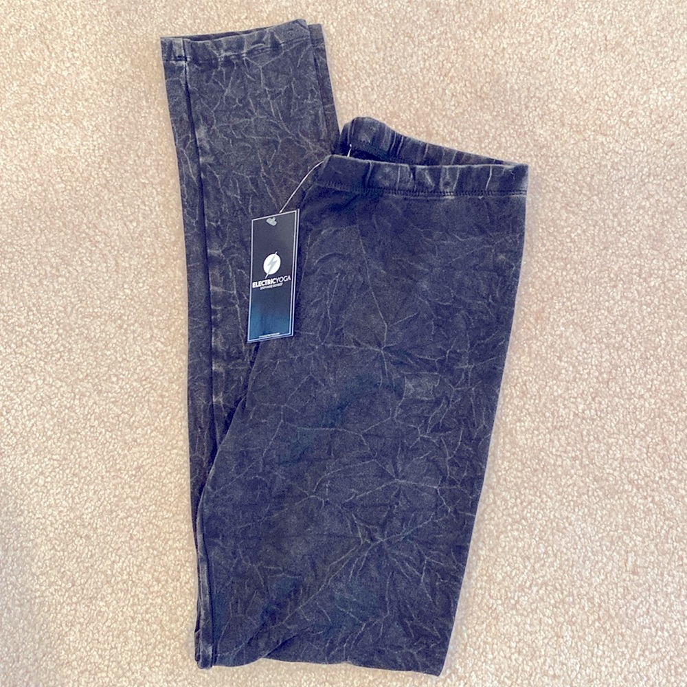 NWT ELECTRIC YOGA LEGGINGS